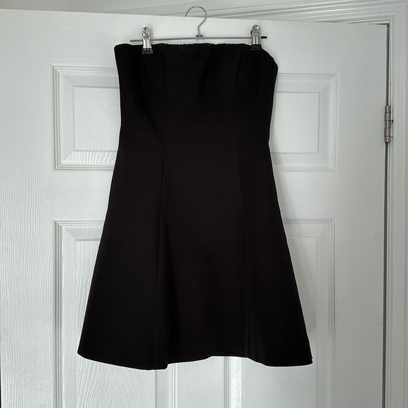 Strapless mini black dress bell shape little black dress lbd Size medium perfect - Picture 3 of 14